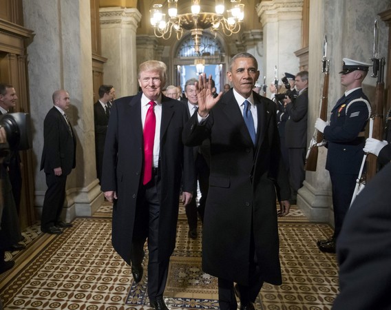 歐巴馬卸任告別白宮！就職典禮上與川普握手。（圖／路透社）