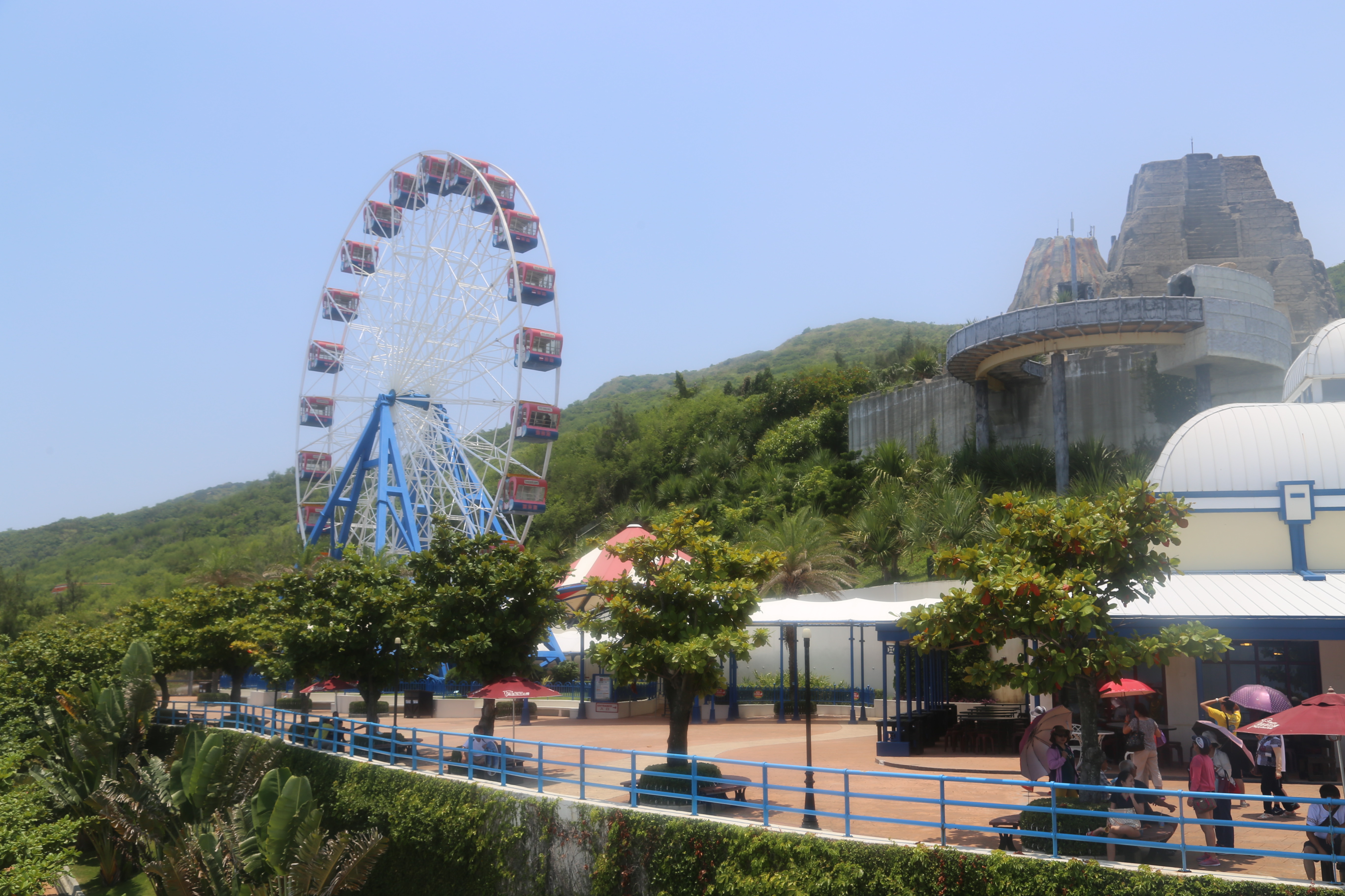 花蓮遠雄海洋公園因應一例一休新制，淡季期間每週三休園一天。（圖／記者王兆麟攝）