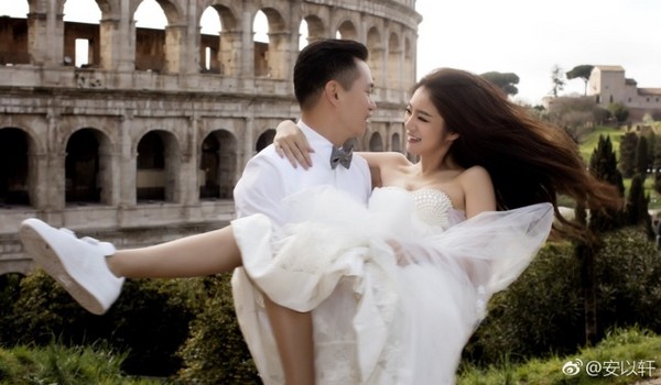 藝人安以軒宣布結婚了，3月15日突然在微博公開喜訊，嫁給百億CEO陳榮煉。