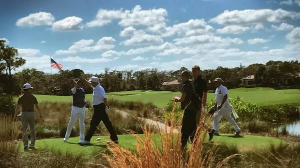 ▲美國總統川普與日本首相安倍晉三打高爾夫球。（圖／翻攝自Donald J. Trump粉絲專頁）