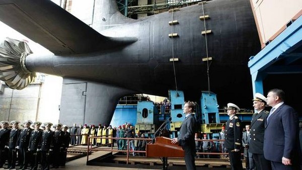 俄羅斯最新型的攻擊型核潛艇「喀山號」，在北德文斯克造船廠下水。(圖／翻攝自網路）