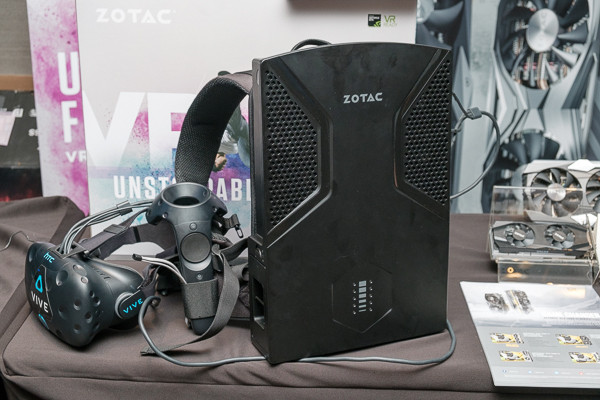 可變身桌機、邊充邊玩的背包電腦ZOTAC VR GO動眼看。（圖／記者莊友直攝）