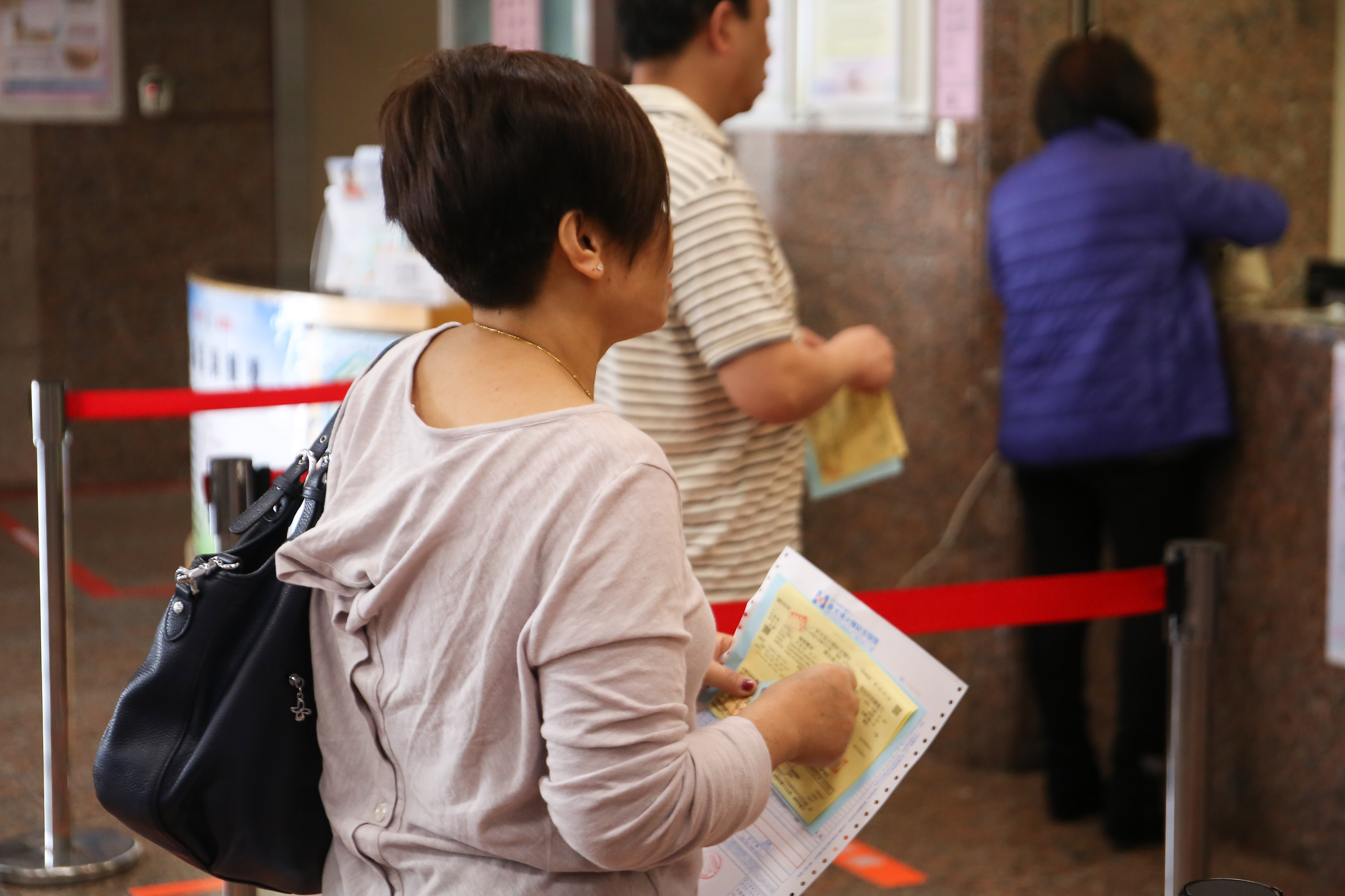 健保署長視察分級醫療上路首日情況-領藥,藥師,醫院,看診,醫藥（圖／記者周宸亘攝）