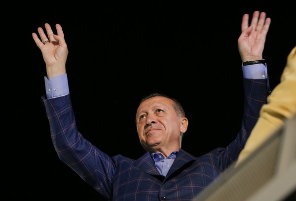 土耳其修憲擴權公投，總統艾爾段宣布勝出,Recep Tayyip Erdogan。（圖／路透社）