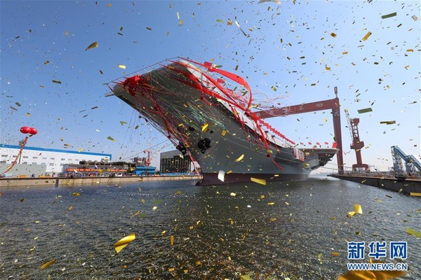 中國首艘自製航母001A型於2017年4月26日上午舉行下水儀式（圖／翻攝自新華網）