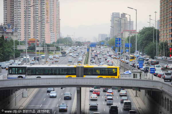 北京人太多雙節公車應運而生。(圖／視覺中國CFP)