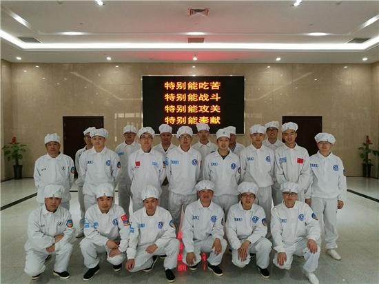 擔任中國空間站核心艙總裝工作的總環部航天器總裝中心天津空間站總裝班組，其成員平均年齡僅27.8歲。（圖／翻攝自騰訊網）