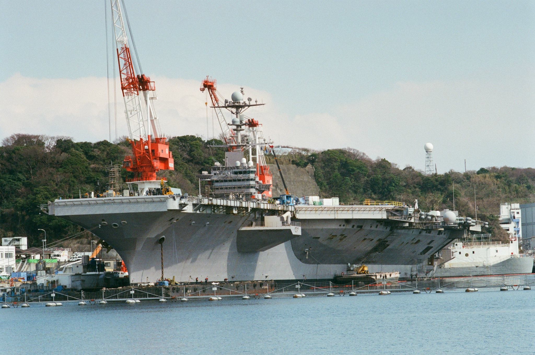 美國尼米茲級喬治·華盛頓號核動力航空母艦,USS George Washington CVN-73,軍事武器,區域和平,橫須賀海軍基地。（圖／記者李毓康攝）