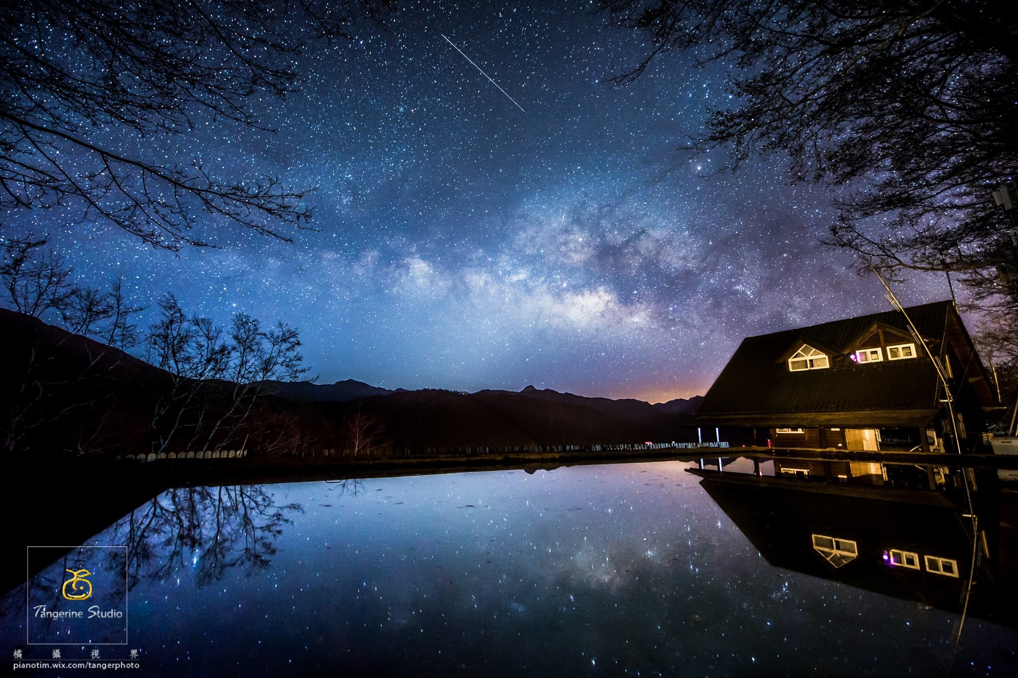 好夢幻 雪山登山口服務處一整片 星空 倒影超美 Ettoday旅遊雲 Ettoday新聞雲