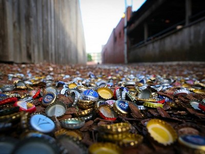 超酷！全美「最垃圾」景點瓶蓋巷，近千萬瓶蓋堆到成為傳說