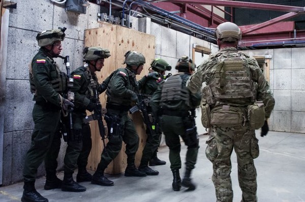 美國陸軍特種部隊「綠扁帽」進行演練。（圖／翻攝自US army官網）