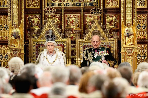 英國女王伊麗莎白二世及愛丁堡公爵菲利普親王。(圖／取自臉書／The Royal Family)