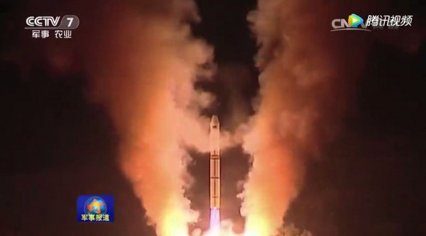 東風-5B洲際彈道導彈發射。（圖／翻攝自騰訊視頻）