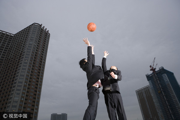 籃球,運動,搶球,跳球,商務人士,上班族（圖／視覺中國CFP）