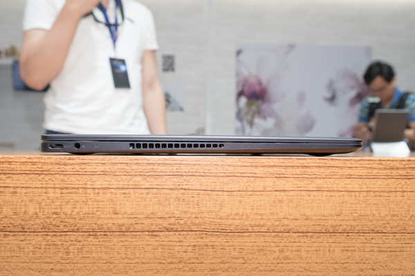 華碩ZenBook Filp S變形筆電體驗。（圖／記者莊友直攝）