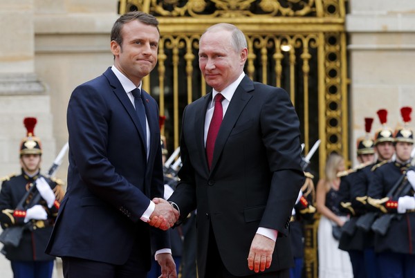 ▲法國總統馬克宏與俄羅斯總統普丁會面。（圖／路透社）