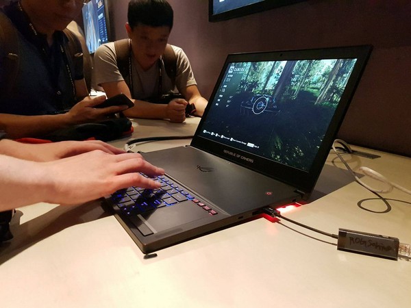 華碩風神電競筆電rog Zephyrus 亮相 比ps4 Pro 強 Ettoday3c家電新聞 Ettoday新聞雲