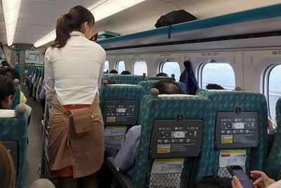 高鐵寧靜車廂「只限制手機3C使用」 嬰幼童吵鬧將安撫