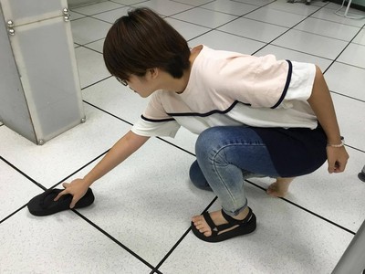 慌亂拿「定妝噴蟑螂」下秒崩潰了!網曝超強偏方:有效