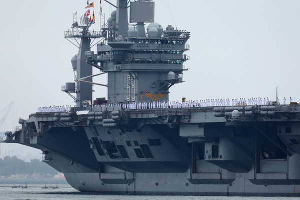 ▲▼尼米茲號航空母艦打擊群離開聖地牙哥的母港（USS Nimitz CVN-68）。（圖／路透社）