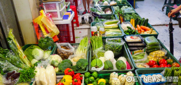 ▲豪雨過後，蔬菜水果的供應與價格逐漸回穩（圖／本報照）