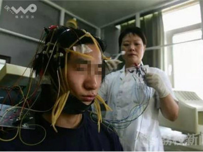 強力電擊、屎尿旁吃飯...中國「戒網路上癮」搞瘋無辜青少年