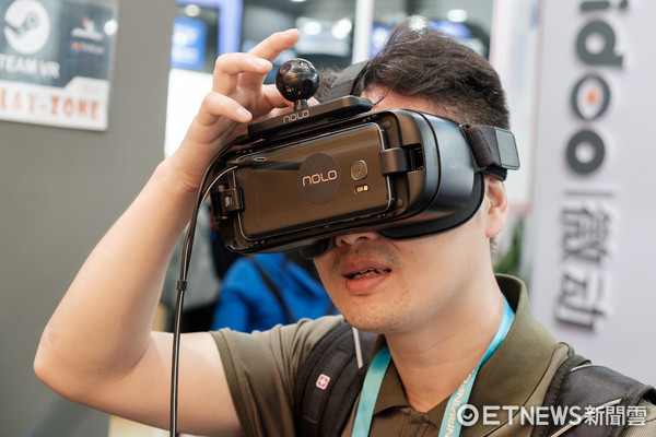 手機VR也能偵測動作！售價僅HTC VIVE 10%的NOLO體驗。（圖／記者莊友直攝）