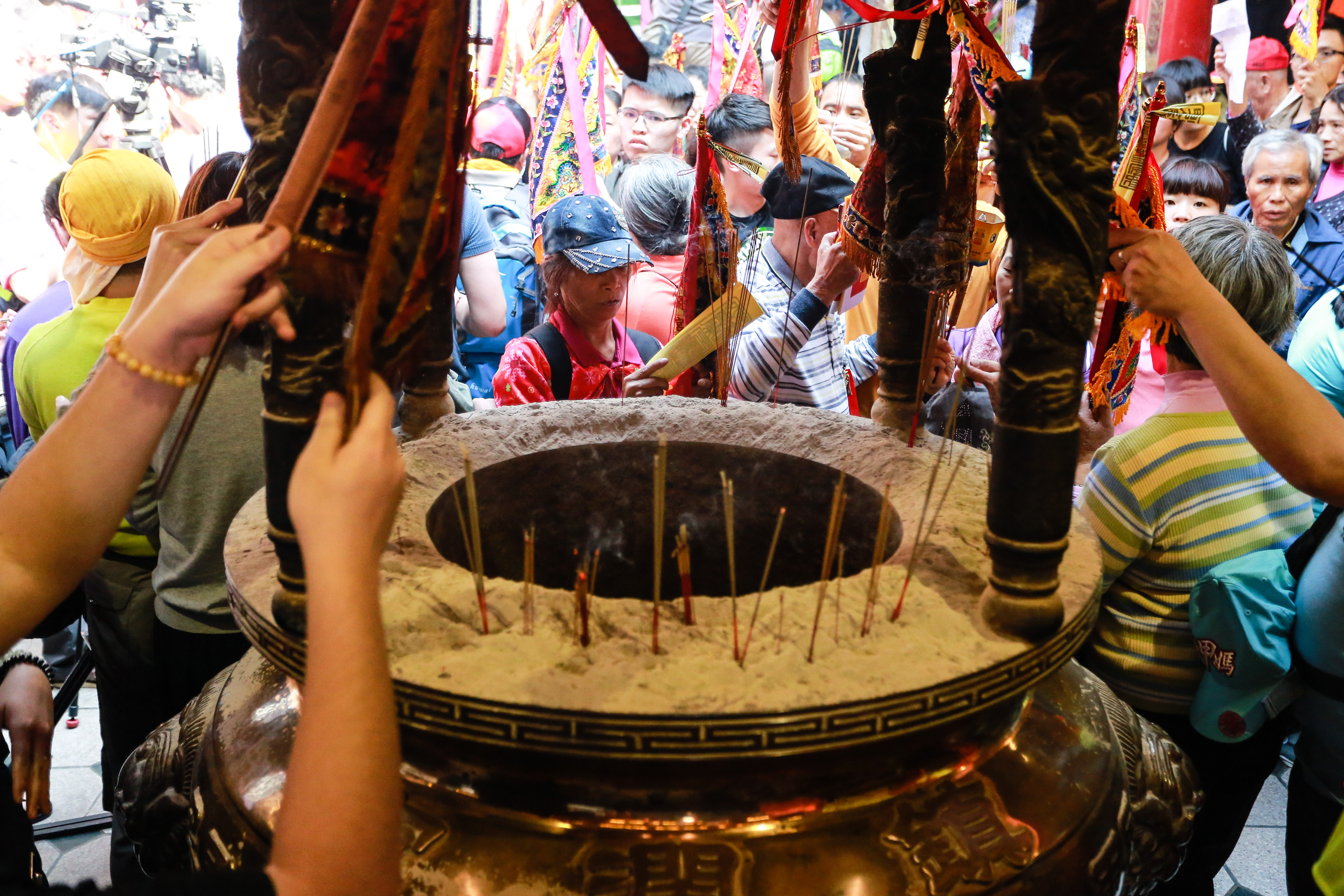 ▲▼大甲媽祖遶境起駕。（圖／記者林世文攝）