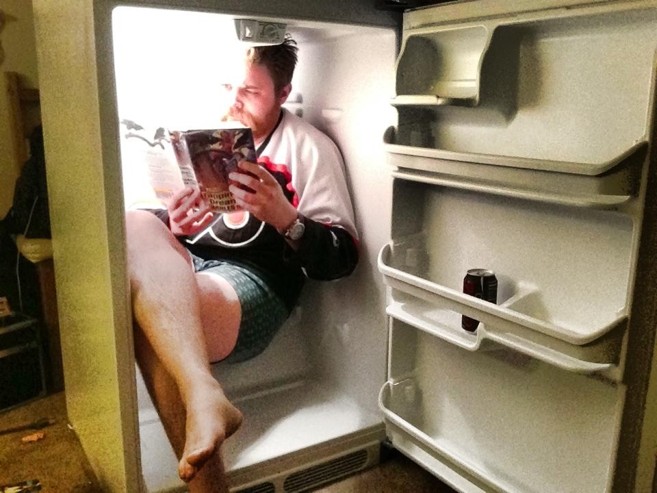 熱爆！那如果我躲進冰箱..從內側會被卡住打不開嗎？