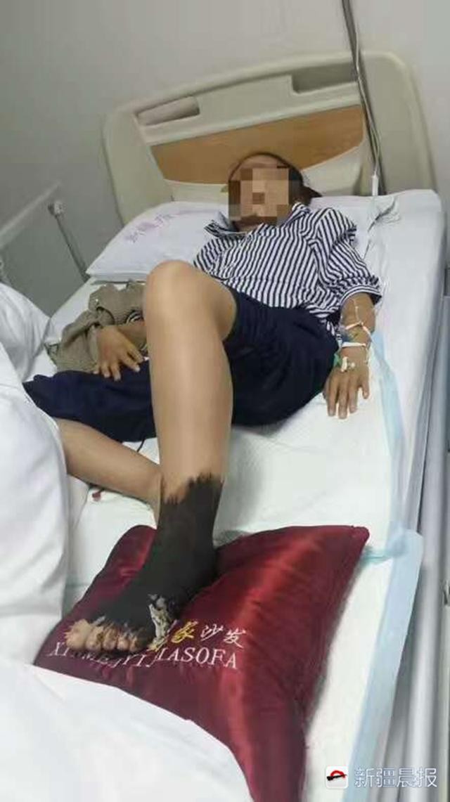 ▲小女孩遭毒蛇咬傷，新疆交警11小時大救援。(圖／翻攝自新疆晨報、長安劍微信)