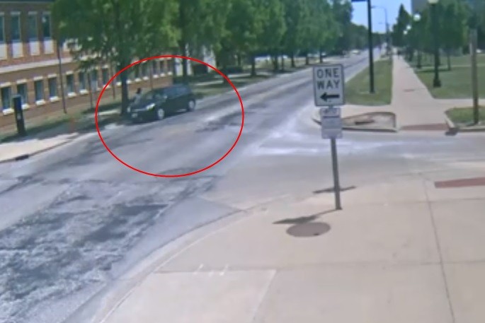 ▲▼警察公布失蹤中國女學生章瑩穎最後身影。（圖／翻攝自臉書University of Illinois Police）