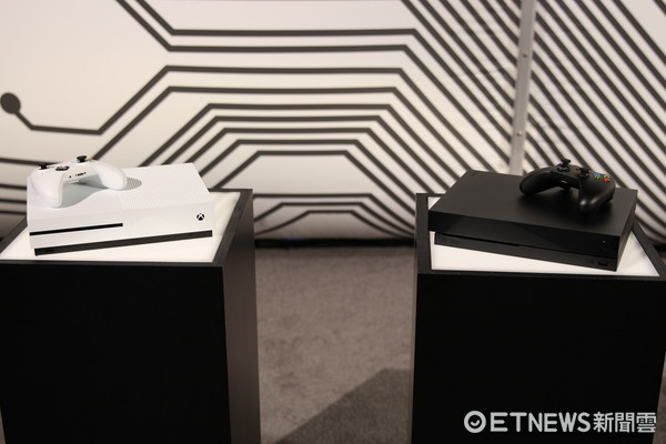 E3 17／地表最強家用主機XBOX ONE X 實機搶先看。（圖／記者周之鼎攝）