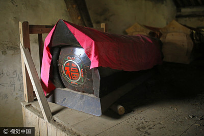 兒子守喪「壓鬼床」睡亡母床　10天後重病險丟命！陸醫揭真相