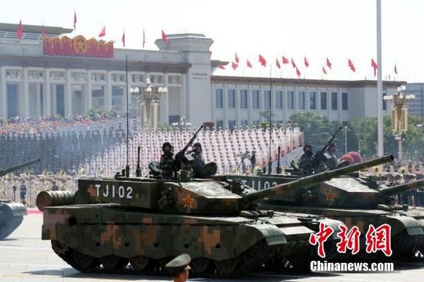 中國新輕坦克西藏測試，可「蹲伏」進行埋伏跟空運。（圖／翻攝自中新網）