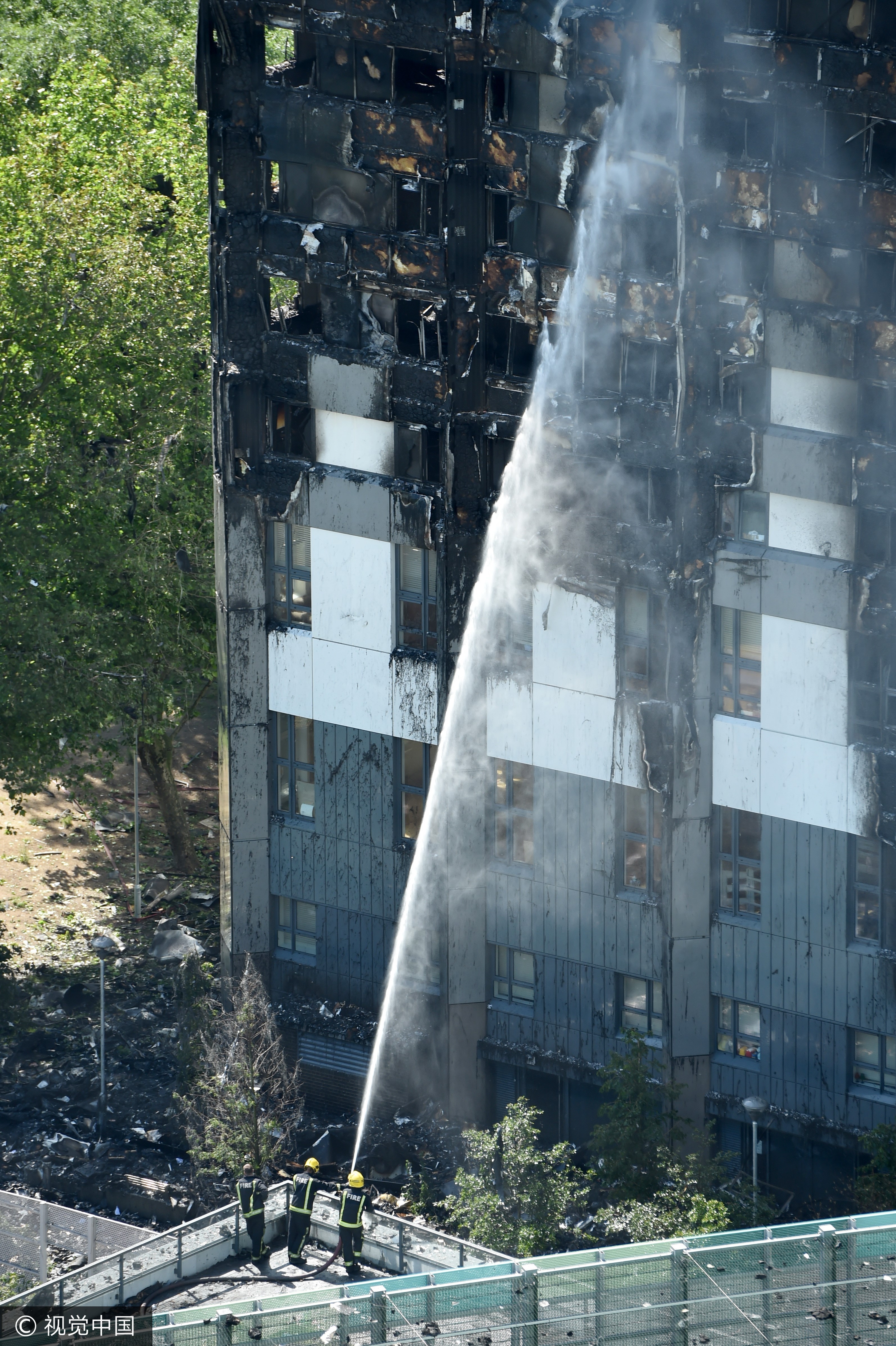 英國倫敦西區24層公寓大樓格蘭菲塔（Grenfell Tower）大火。（圖／CFP）