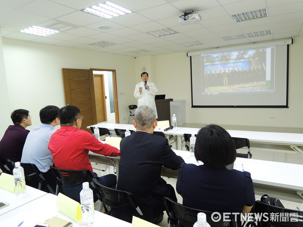 ▲王正坤醫師，分析兩岸醫療與管理上的差異，展現出台灣優秀的醫療實力。（圖／王正坤提供）