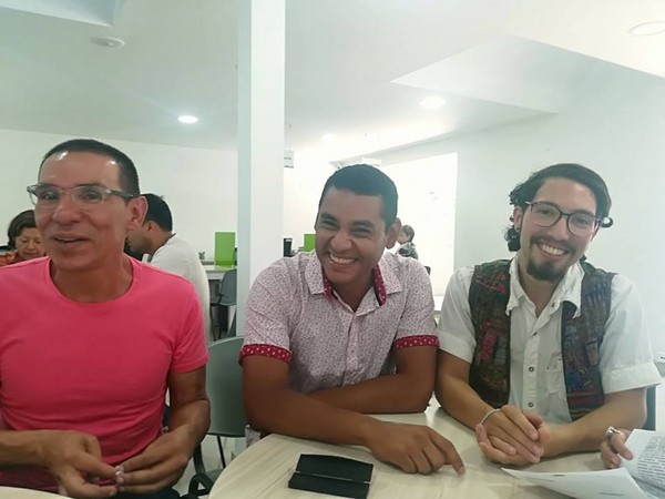 ▲▼哥倫比亞通過國內第一件三人同性婚姻。（圖／翻攝自推特Manuel José Bermúdez）