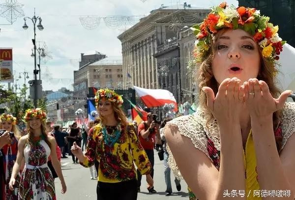 ▲烏克蘭美女。（圖／翻攝自微博）