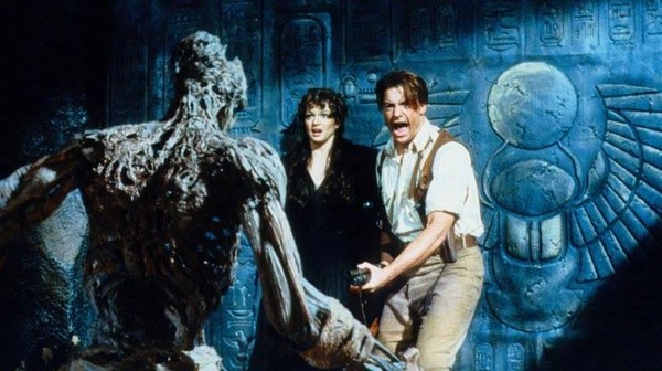 1999年版《神鬼傳奇》男女主角，布蘭登費雪與瑞秋懷茲。