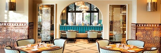 杜拜古堡運河飯店豪華自助晚餐Hanaaya。（圖／巨大旅遊）