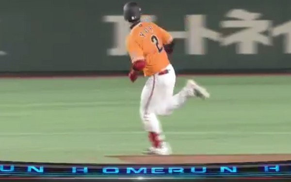 ▲陽岱鋼巨人首轟。（圖／翻攝自網路）