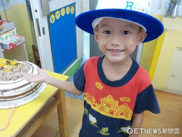 ▲「幫我繼續看世界」7歲癌童捐眼角膜 用愛助2人重見光明。(圖/奕享爸爸提供)