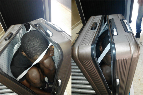 ▲▼非洲男子躲在行李箱中，想從摩洛哥偷渡到休達（Cueta）。（圖／達志影像／美聯社）