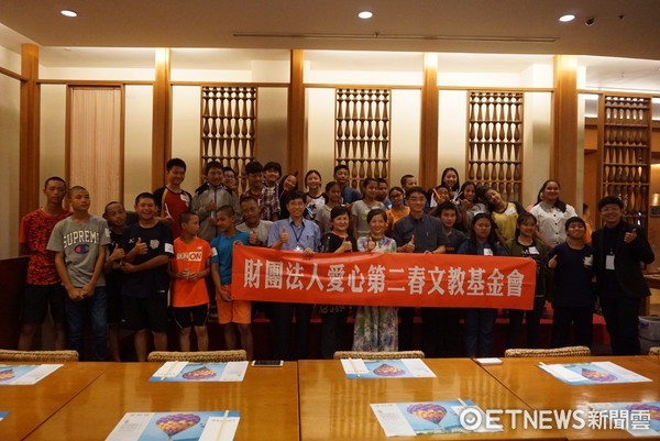 台東鹿鳴溫泉酒店與愛基會合作,為愛基會補救教學班的小六學生,舉辦畢業餐會。(圖/台東縣政府提供)