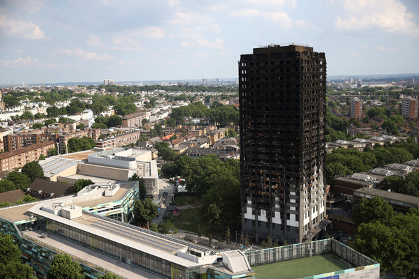 ▲英國倫敦「格倫菲塔（Grenfell Tower）」公寓大火。（圖／路透社）