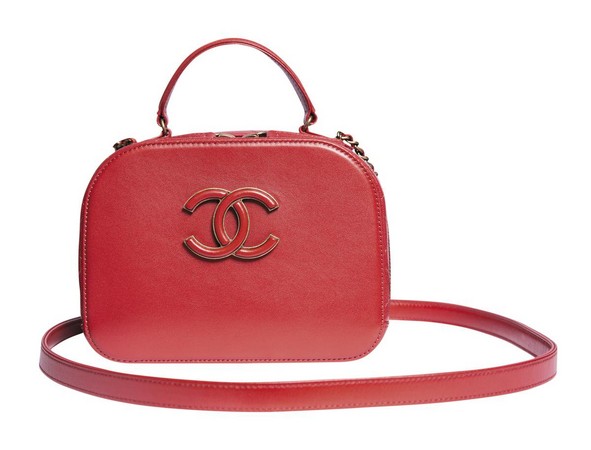 CHANEL紅色手提包。 約NT$120,000