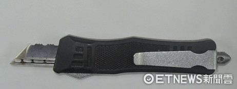 ▲男子歡唱後撞到路人，竟被對方3人持刀圍毆亂砍。（圖／記者林煒傑翻攝）