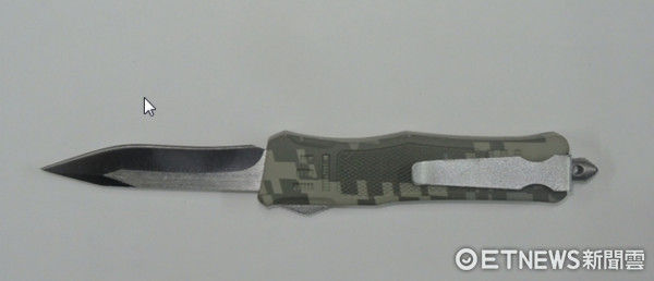 ▲男子歡唱後撞到路人，竟被對方3人持刀圍毆亂砍。（圖／記者林煒傑翻攝）