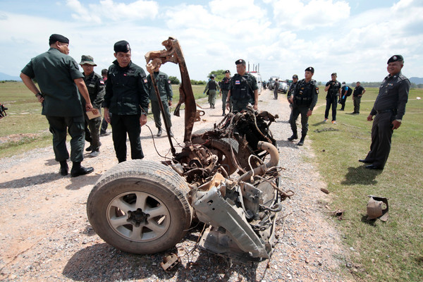 泰國北大年府（Pattani）發生軍車衝撞炸彈意外，造成6名士兵死亡4人受傷。（圖／路透社）