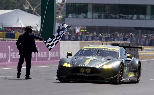 ▲保時捷3連霸！利曼24小時賽車　「成龍」車隊奪分組冠軍。（圖／翻攝自Aston Martin）